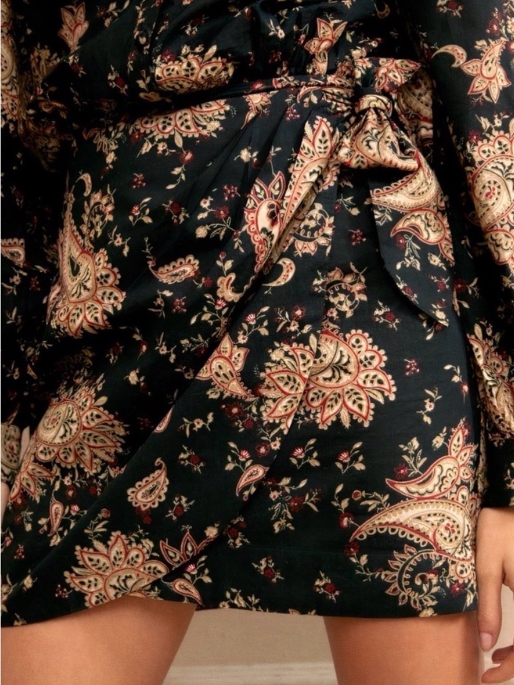 NWT Sezane “Capri” Dress in Paisley Noir 
Wrap Floral Mini Long-Sleeve Brand New - Picture 6 of 11